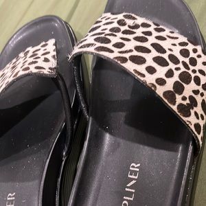 Donald Pliner  brand new size 71/2 brown and tan spotted on top